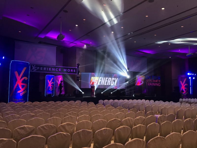 XS Neon Party Training