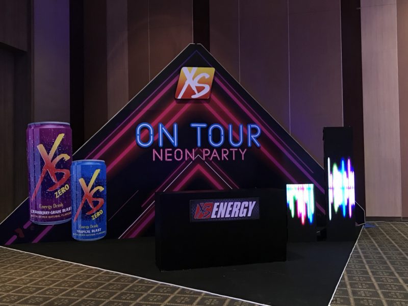 XS Neon Party Training