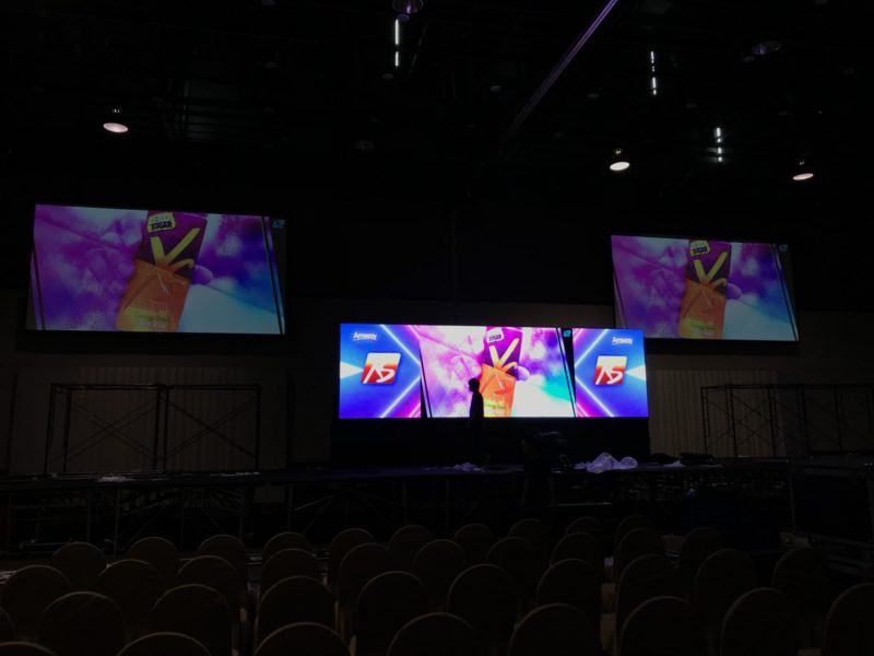 XS Neon Party Training